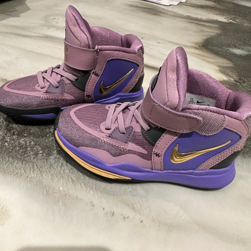 Toddler size 11C Nike Kyrie Infinity Basketball Sneakers